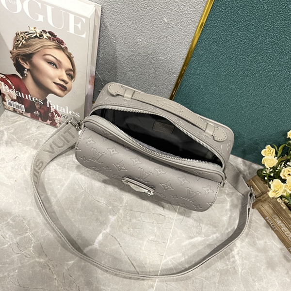 ルイヴィトンバッグ着用イメージ